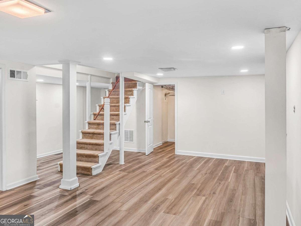 2560 Wood Valley Drive East Point - Photo 21