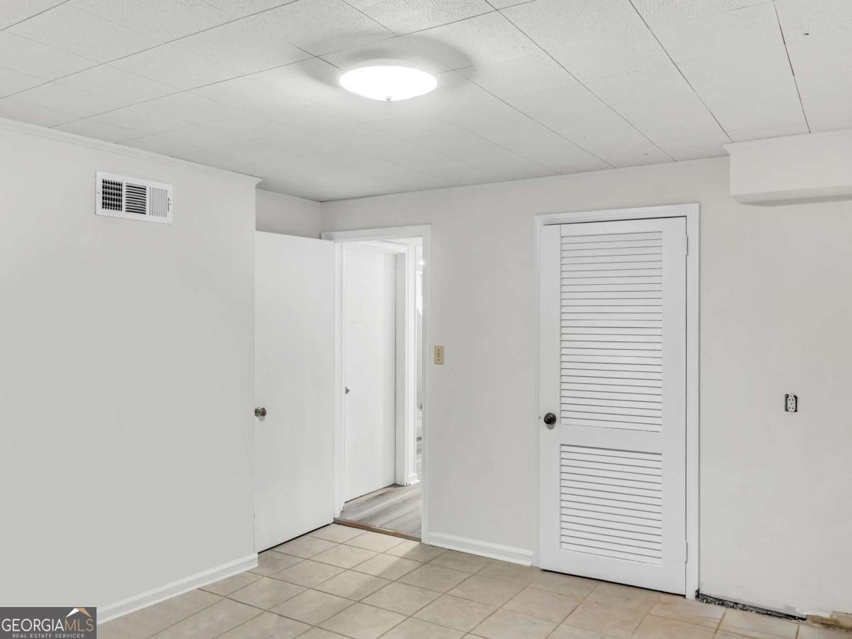 2560 Wood Valley Drive East Point - Photo 23