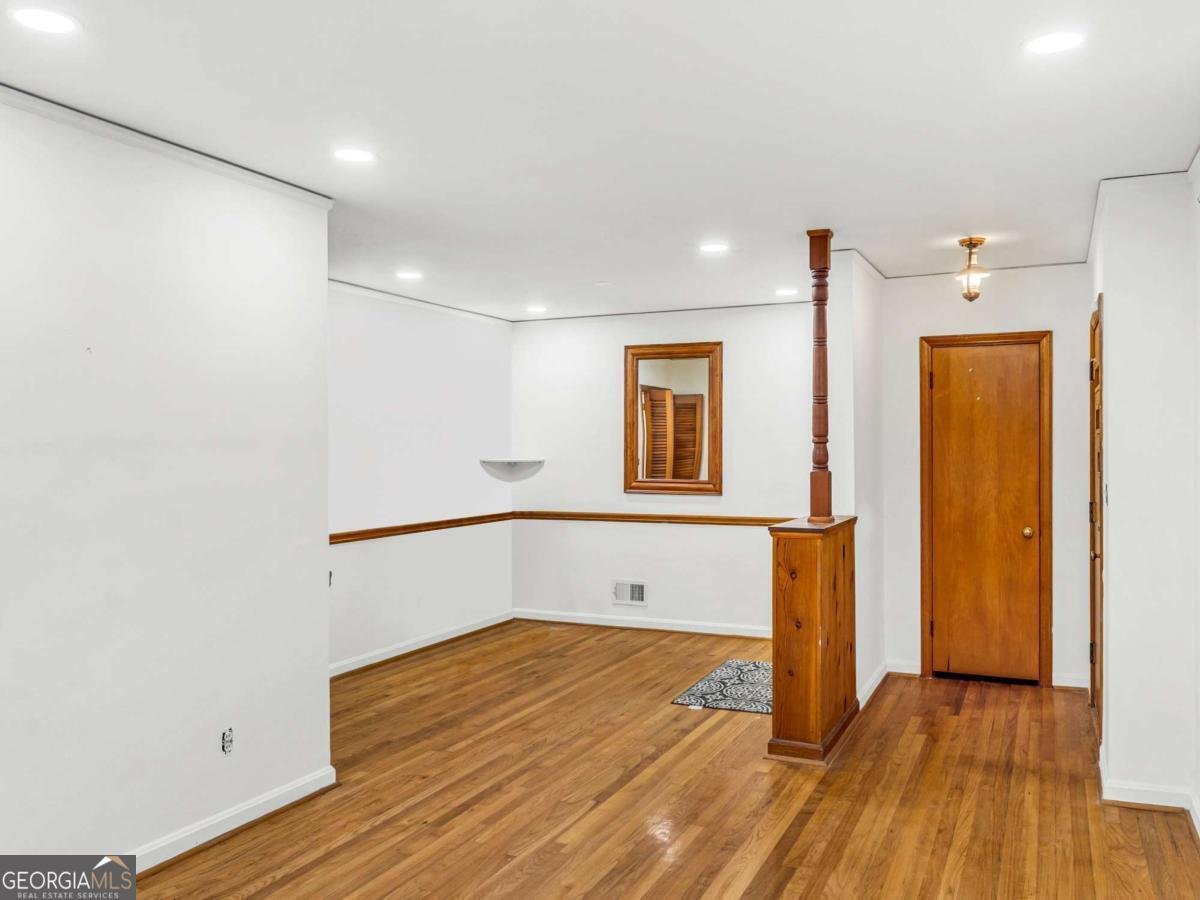 2560 Wood Valley Drive East Point - Photo 6