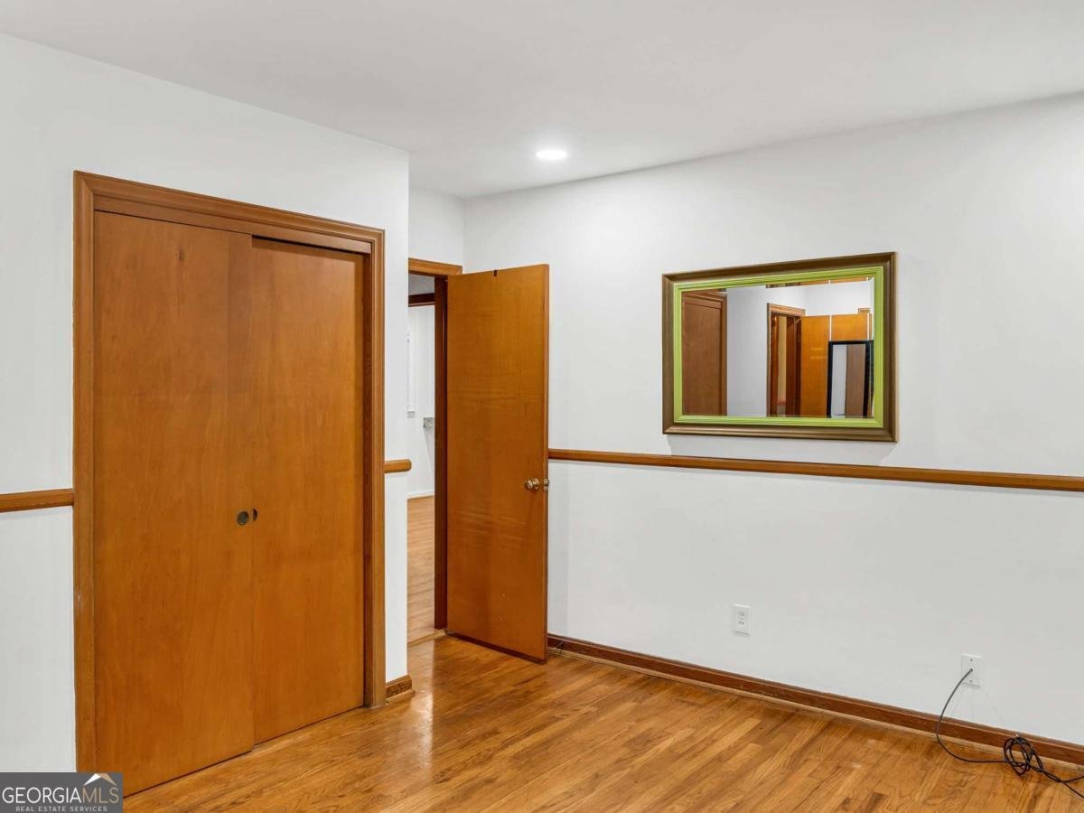 2560 Wood Valley Drive East Point - Photo 8