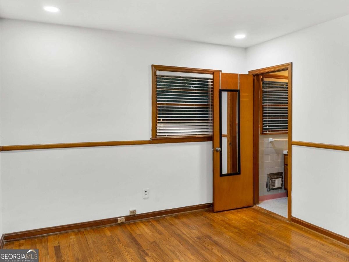2560 Wood Valley Drive East Point - Photo 9