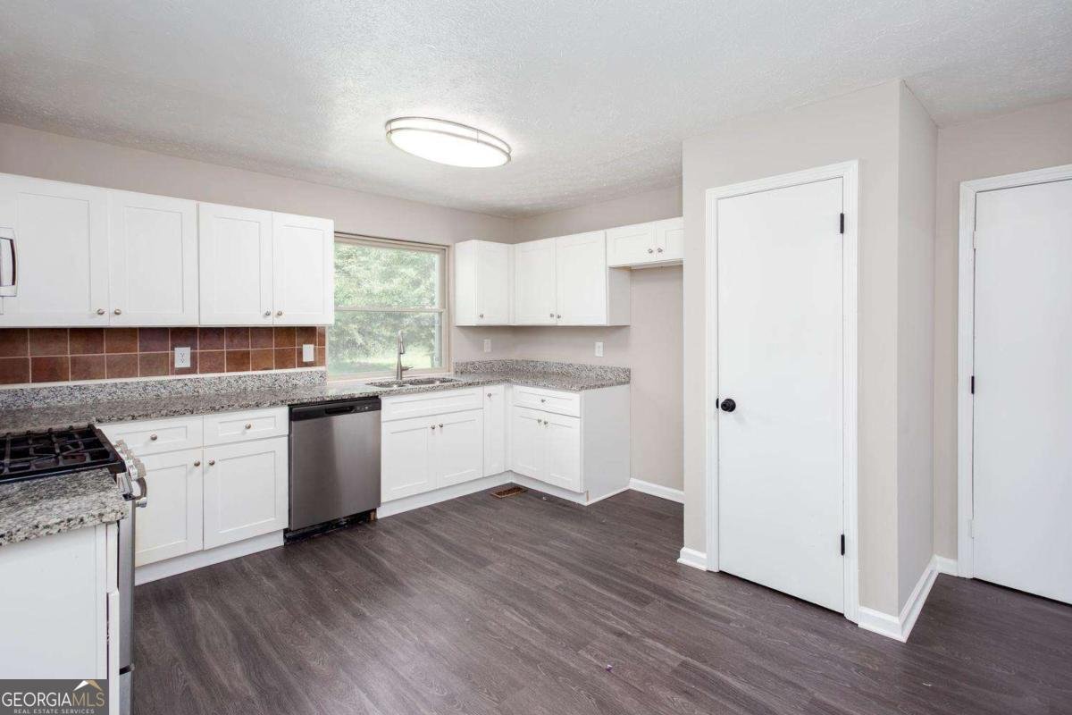 1931 Brennan Way Lithia Springs - Photo 8