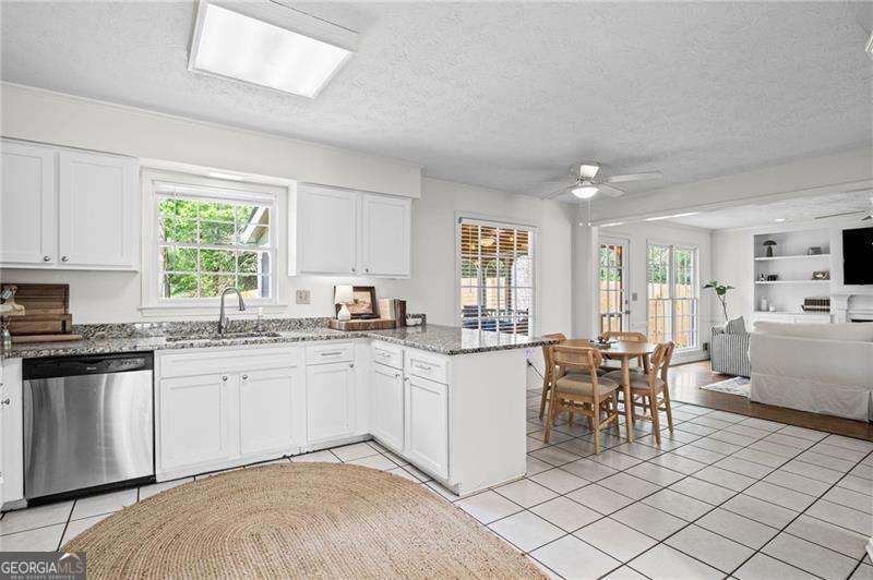 994 Coach House Drive Tucker - Photo 10