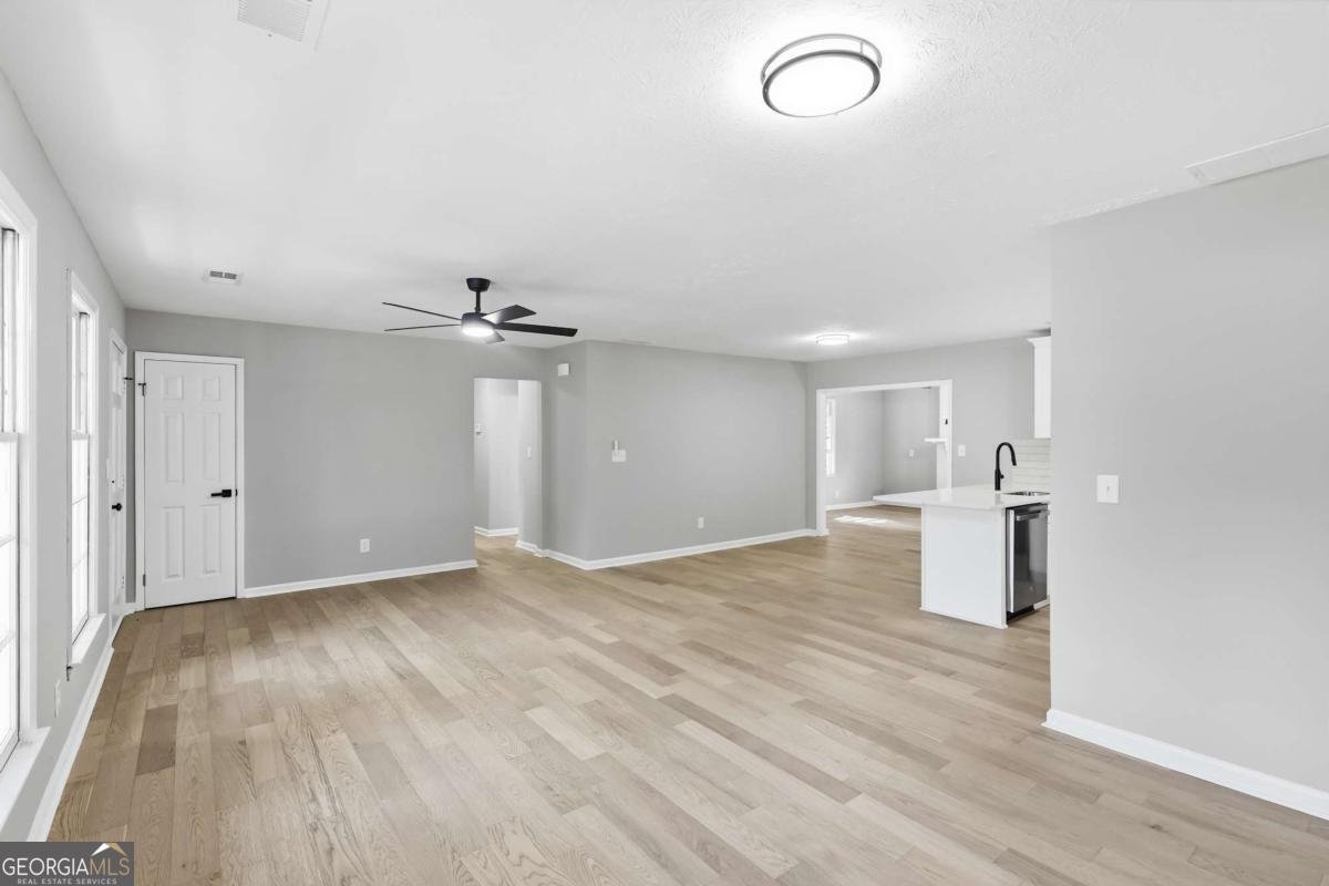 169 Robinhood Drive Newnan - Photo 9