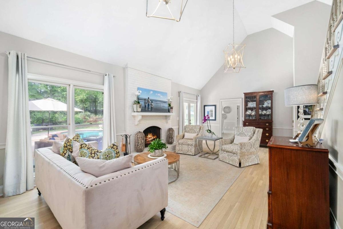 1040 Finnsbury Drive Roswell - Photo 11