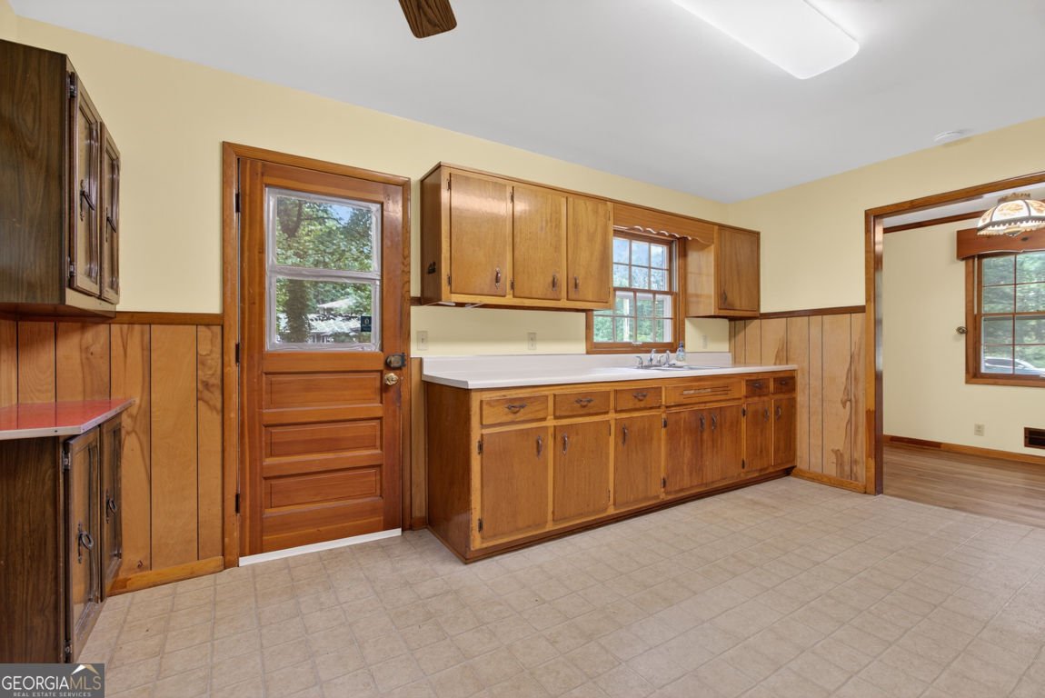 442 Stonewood Drive Stone Mountain - Photo 11