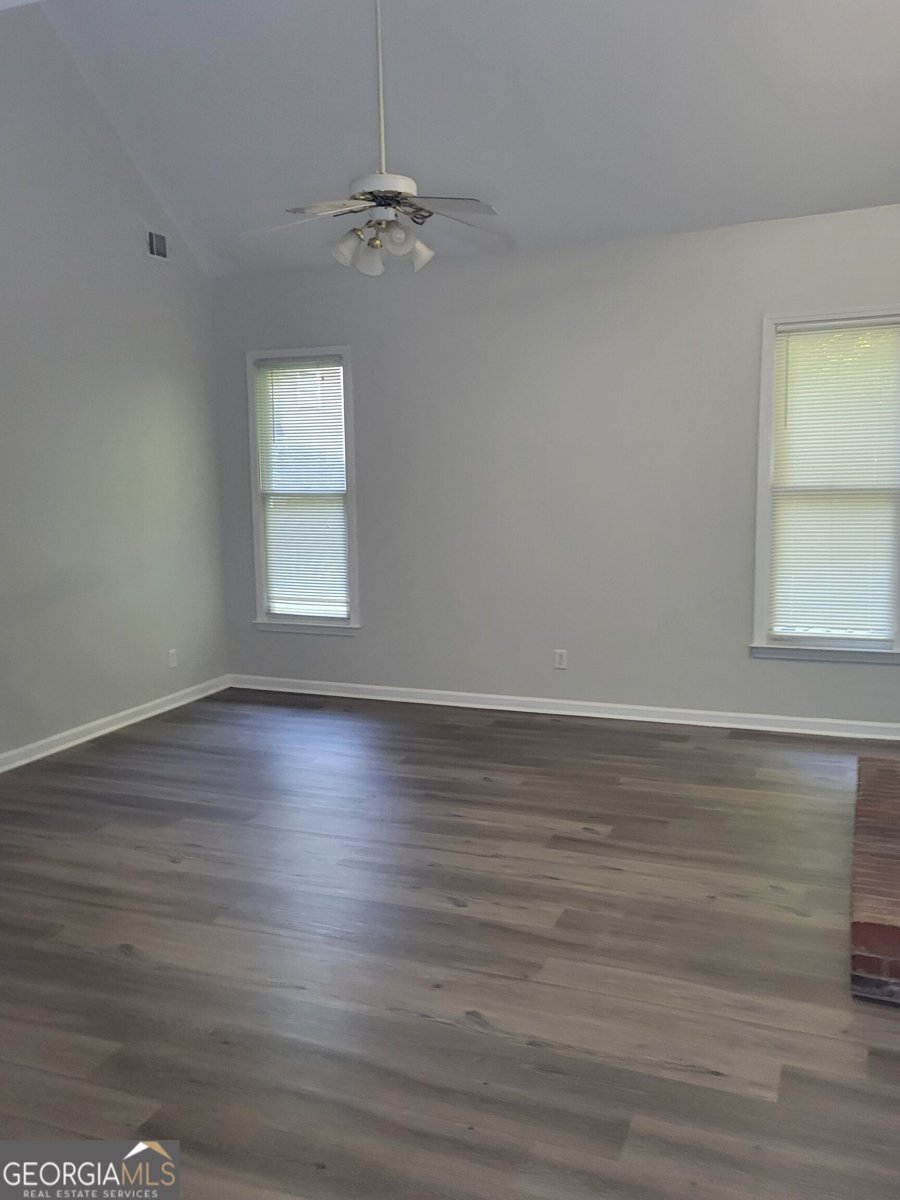 12208 Barney Court Fayetteville - Photo 11