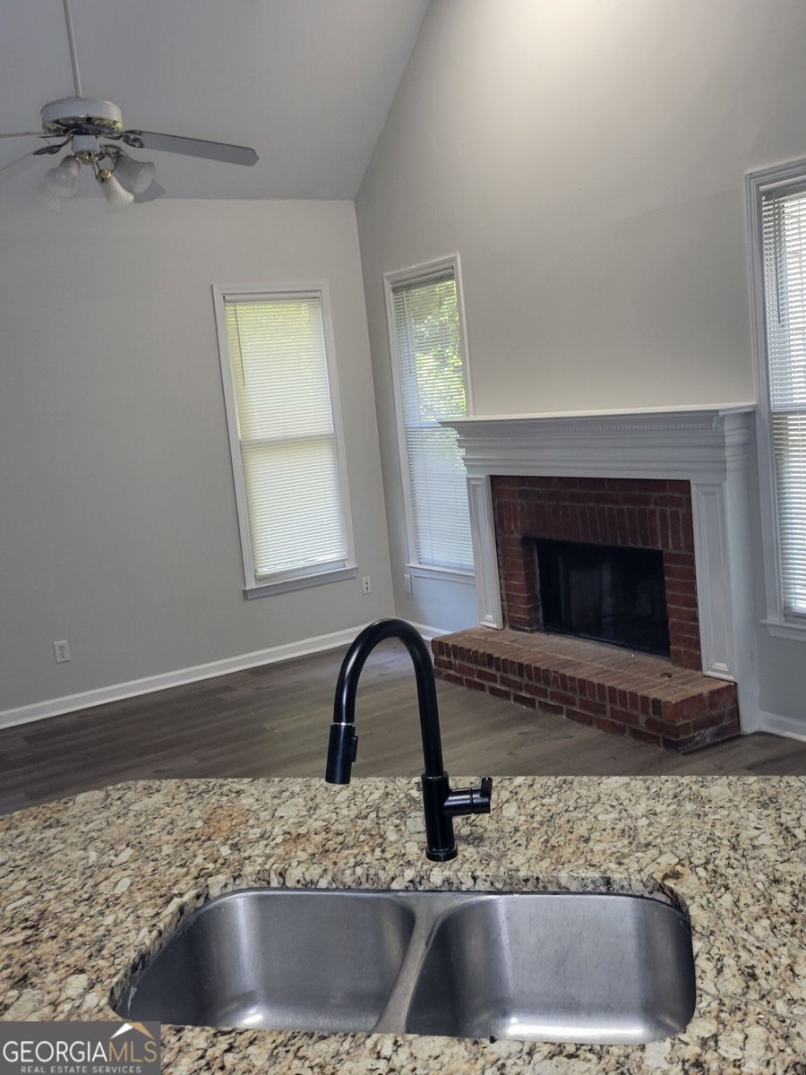12208 Barney Court Fayetteville - Photo 9
