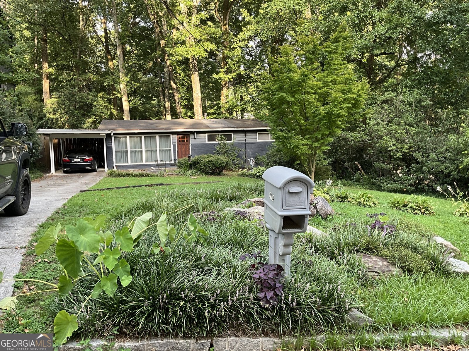 2704 Cove Circle Brookhaven - main photo