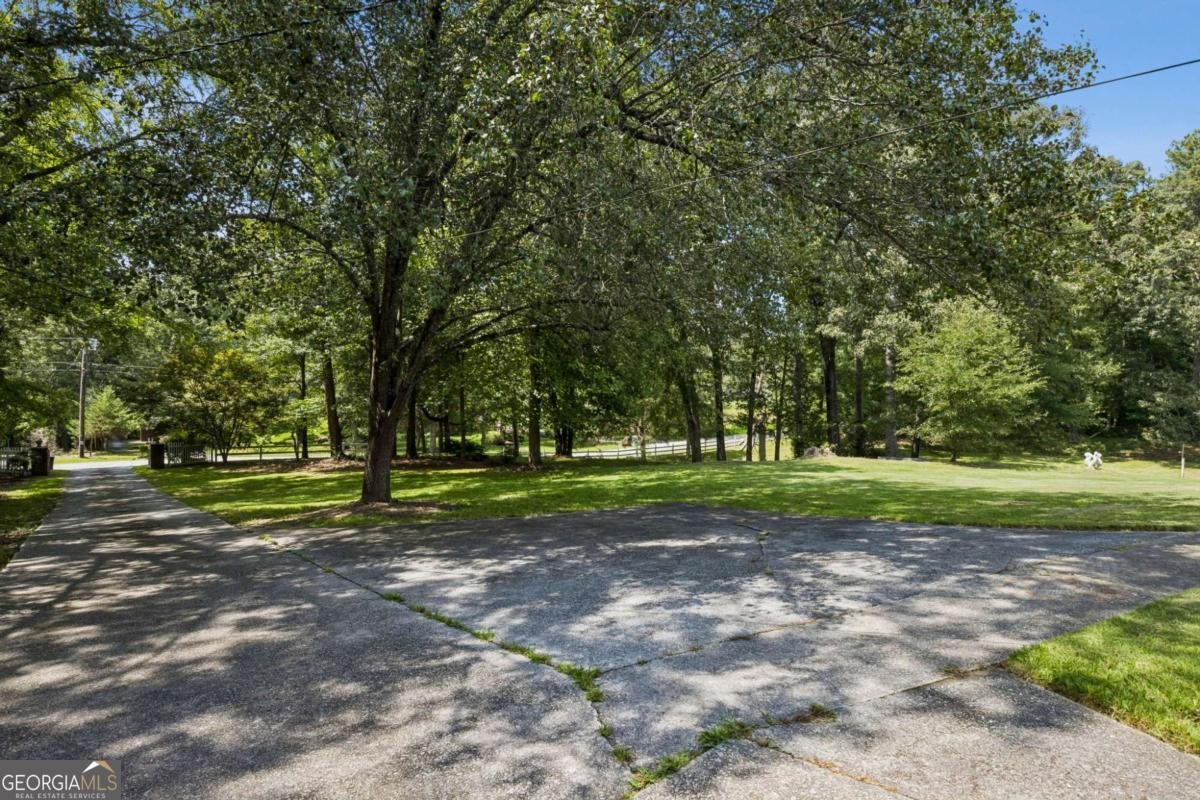 2761 Valleydale Drive Conyers - Photo 9