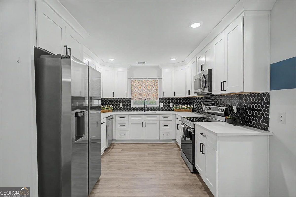 2074 Montrose Drive East Point - Photo 10