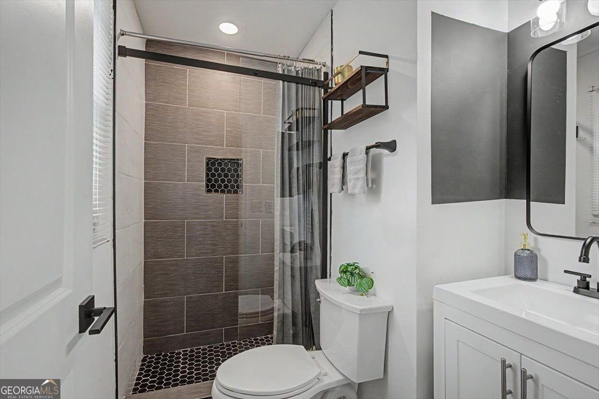 2074 Montrose Drive East Point - Photo 16