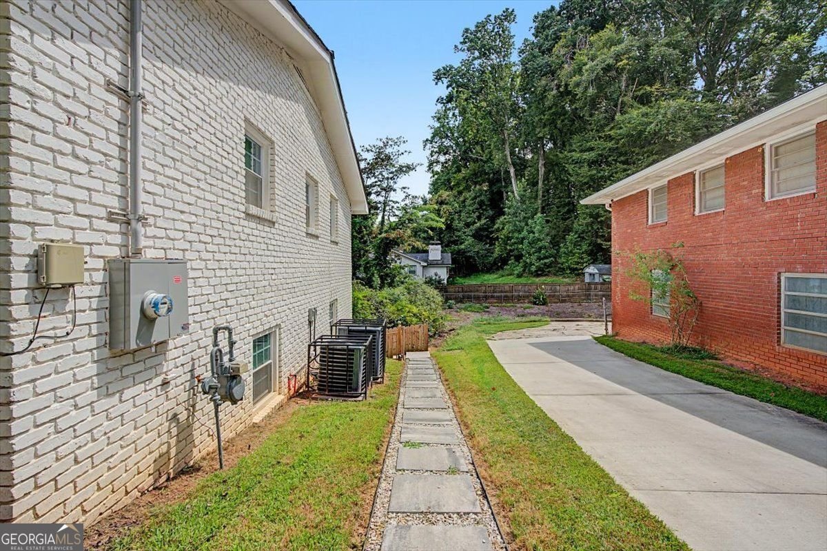 2074 Montrose Drive East Point - Photo 22