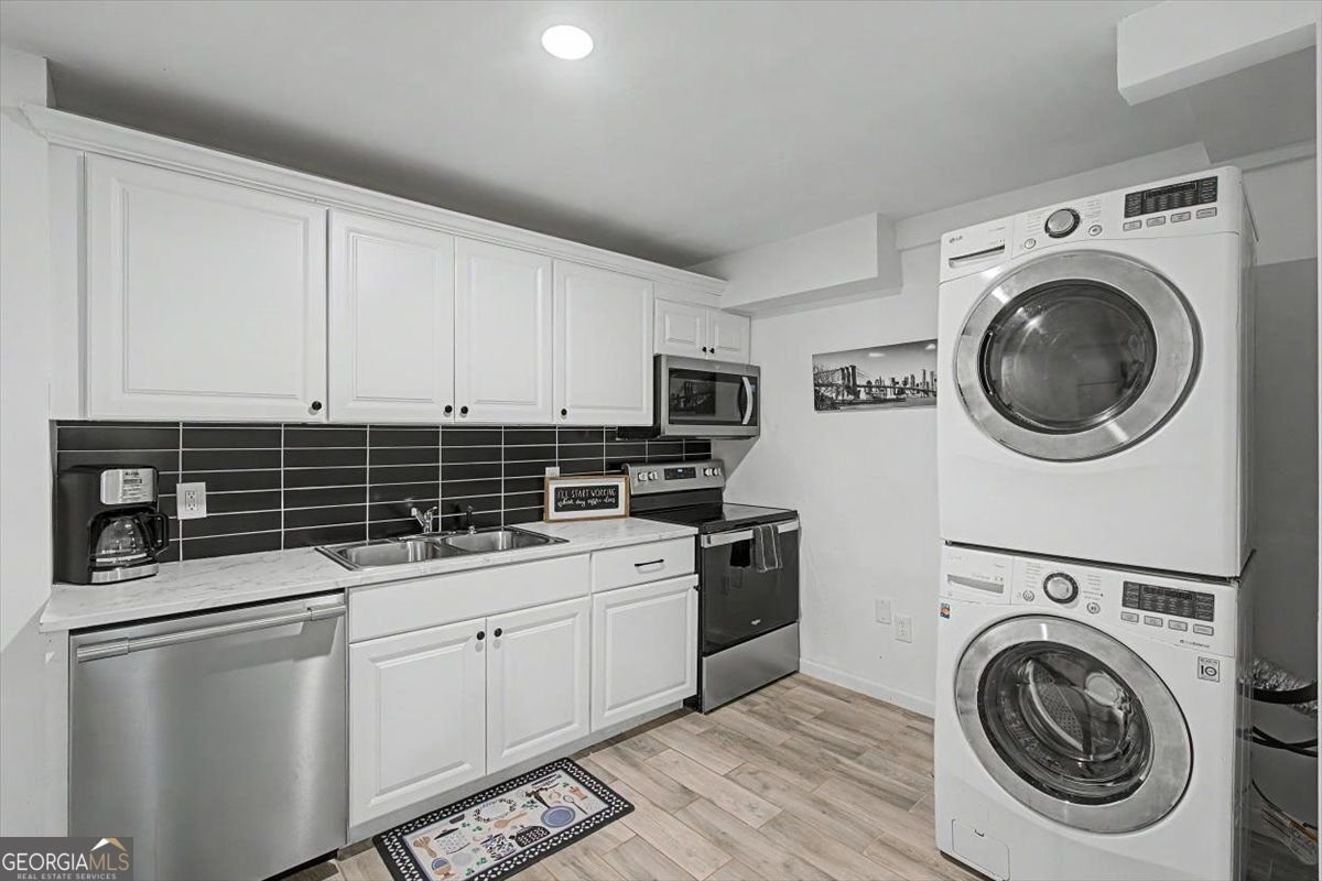 2074 Montrose Drive East Point - Photo 28