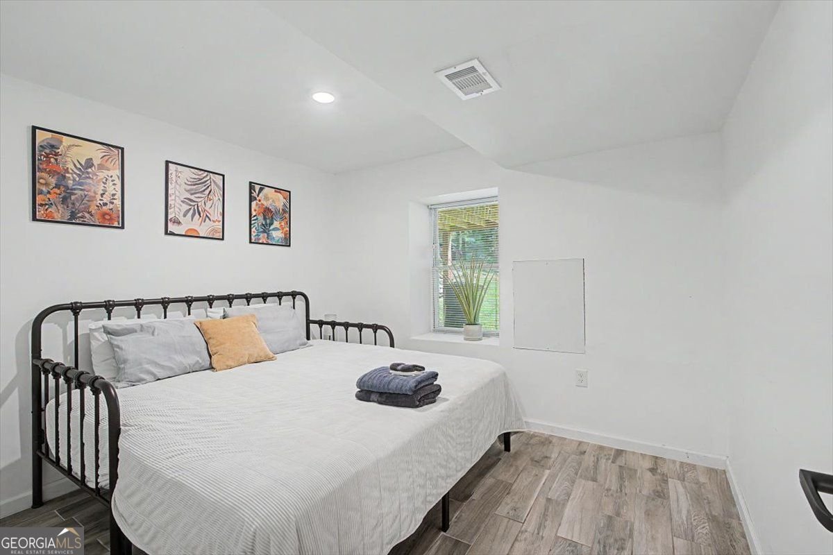 2074 Montrose Drive East Point - Photo 34