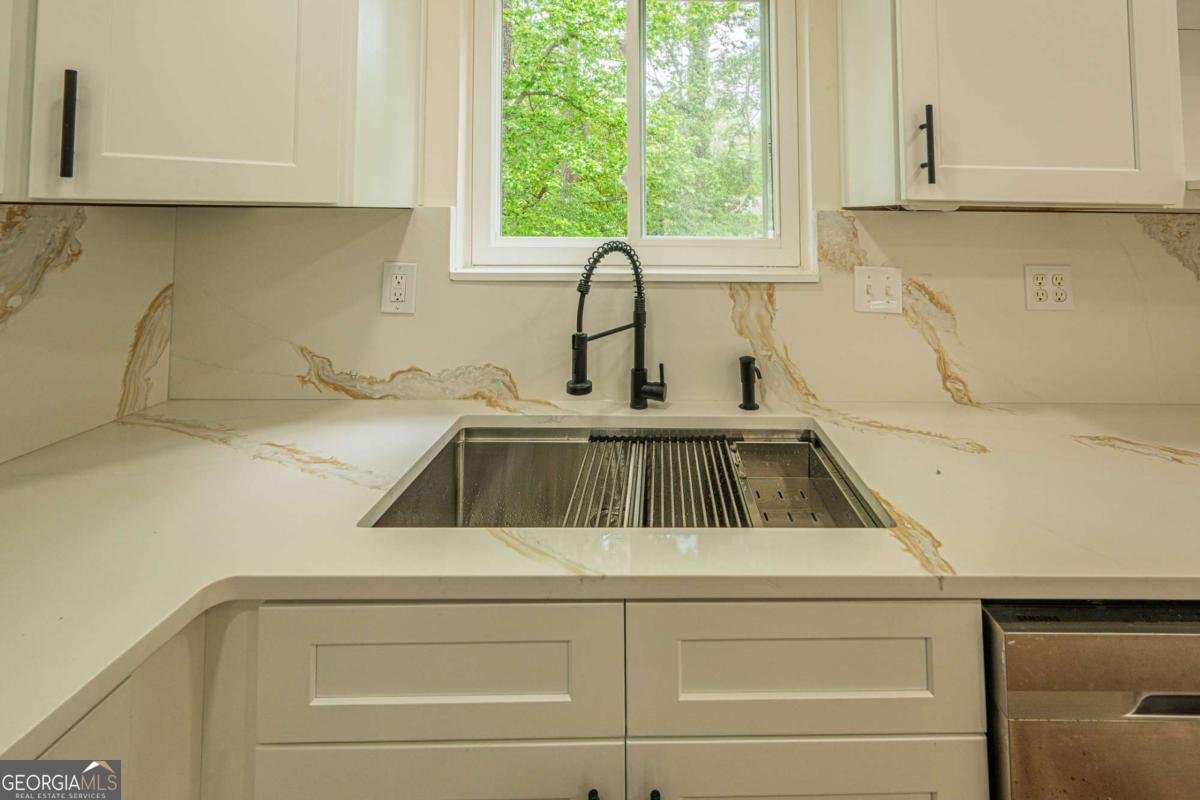 10175 Old Woodland Entry Johns Creek - Photo 13