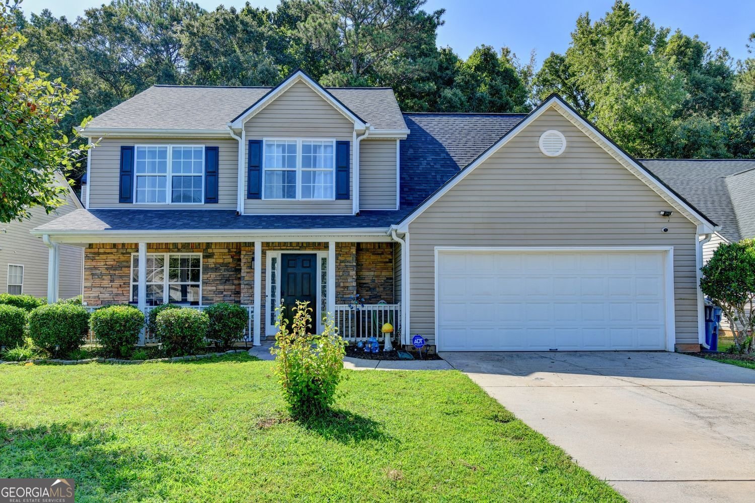 290 Lake Valley Drive Loganville - main photo