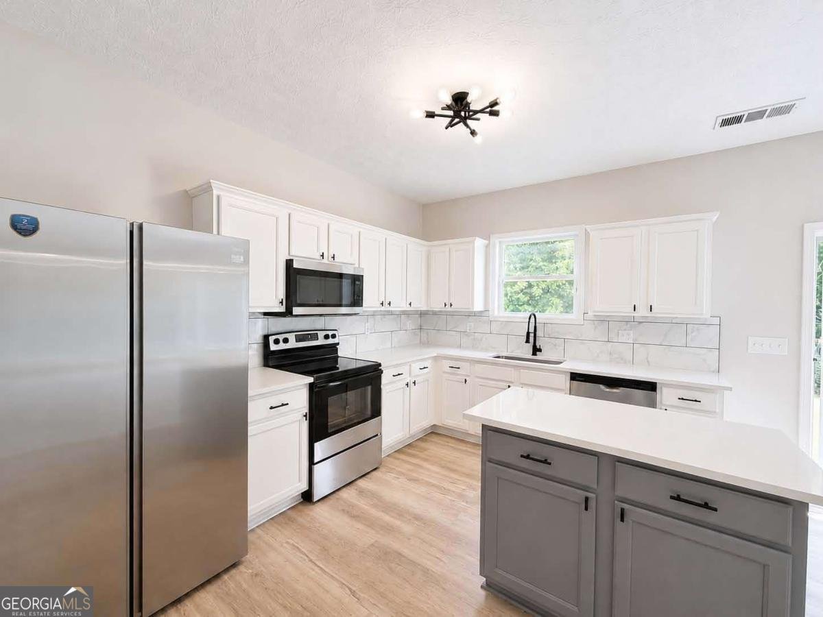 1705 Chinaberry Court Stockbridge - Photo 10