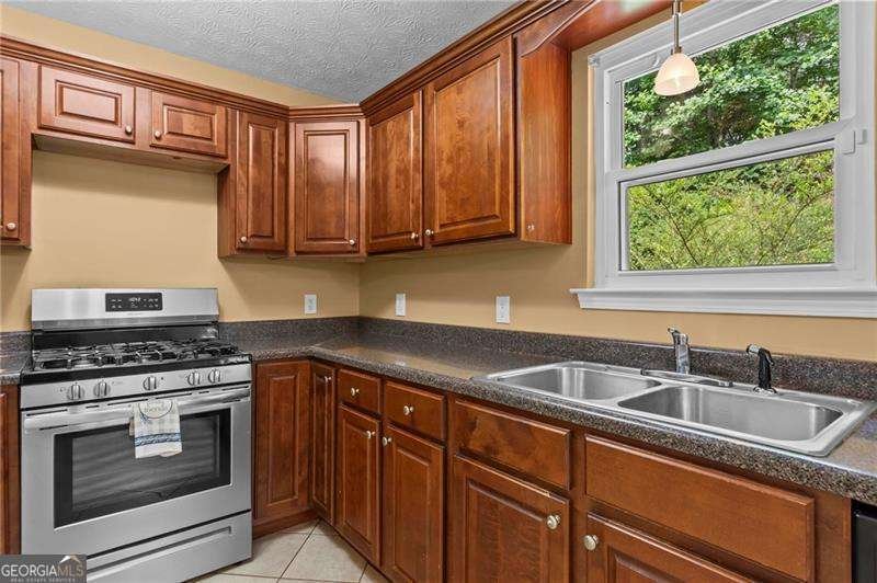 163 Nicki Court Hampton - Photo 10