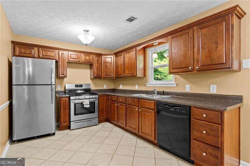 163 Nicki Court Hampton - Photo 9