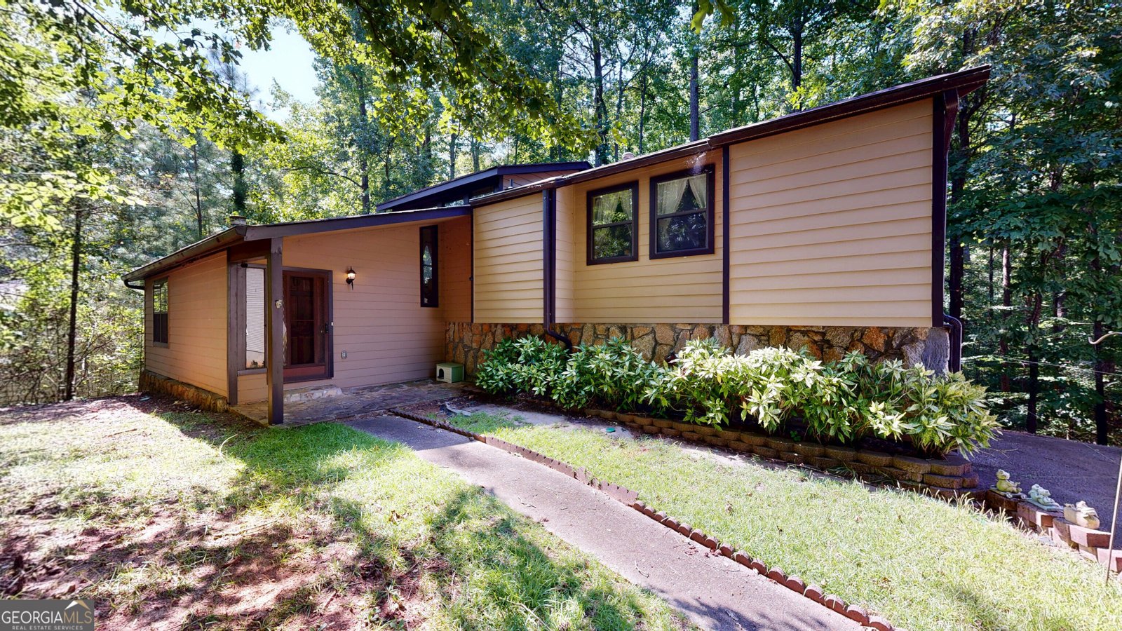 6562 Oakwood Drive Douglasville - main photo