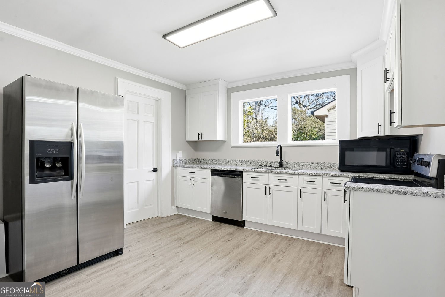 1409 St Michael Avenue East Point - Photo 10