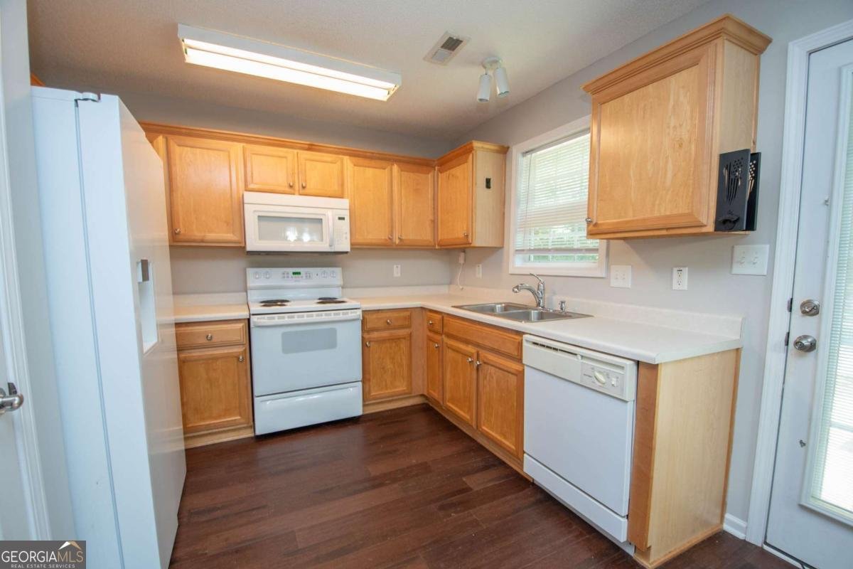 10 Walton Woods Court Newnan - Photo 9