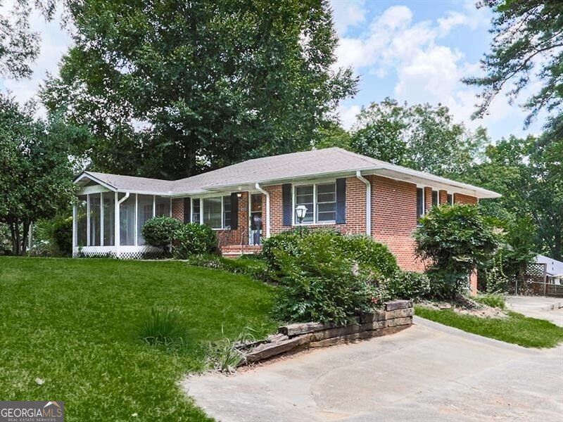 291 Sourwood Drive Marietta - main photo