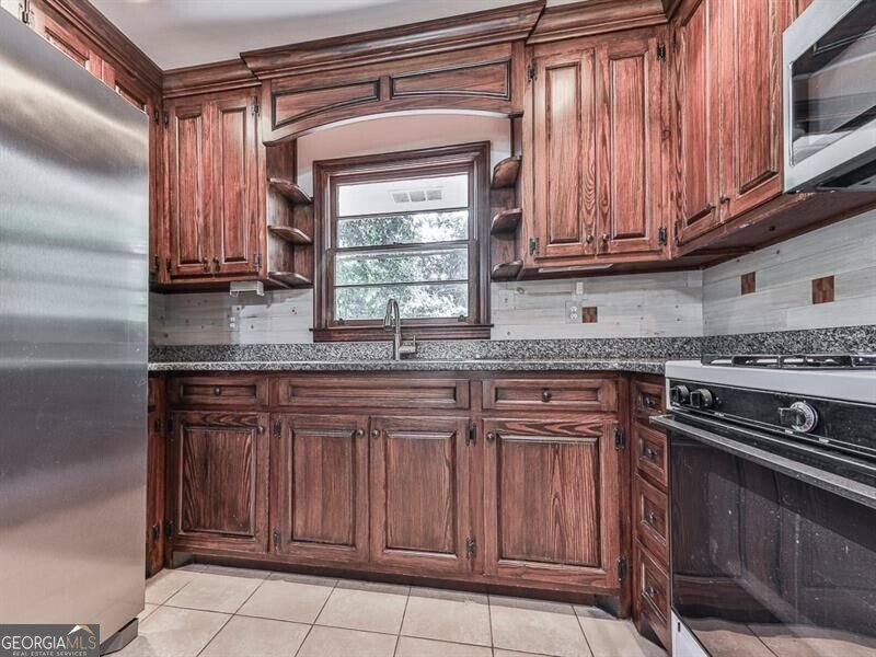 291 Sourwood Drive Marietta - Photo 10