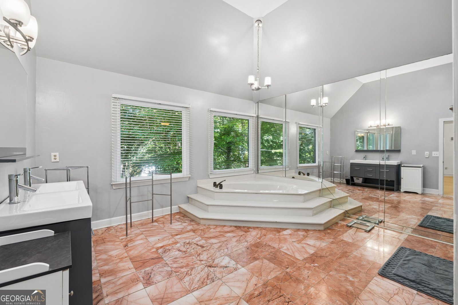 210 Wessex Court Sandy Springs - Photo 30