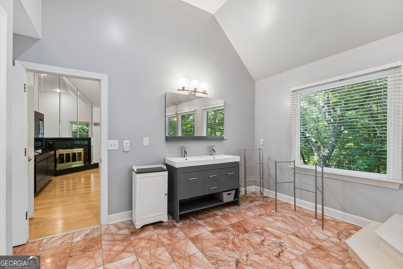 210 Wessex Court Sandy Springs - Photo 32