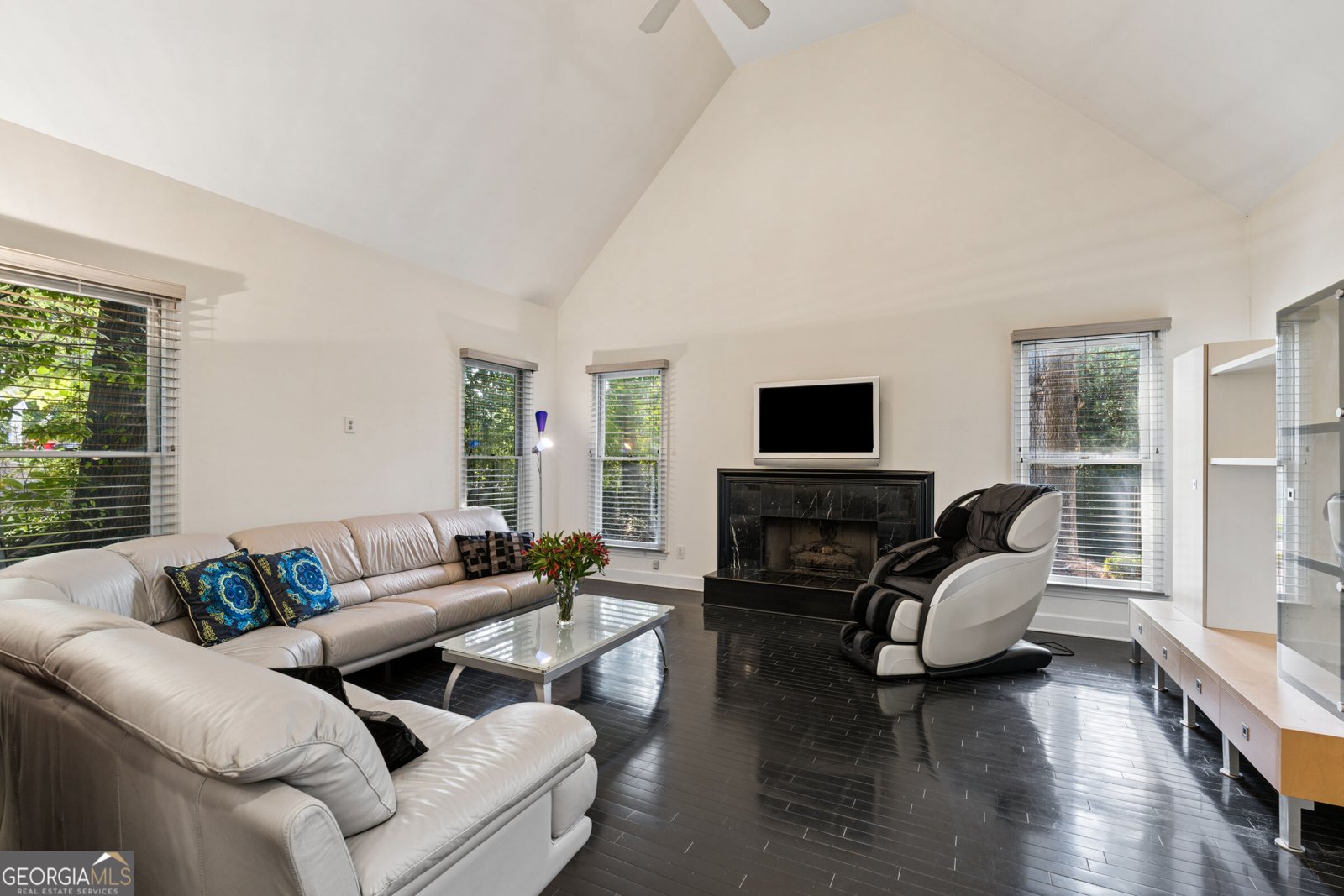 210 Wessex Court Sandy Springs - Photo 6