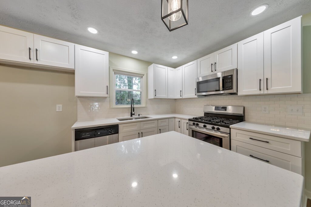 1006 Pinetree Court Powder Springs - Photo 14