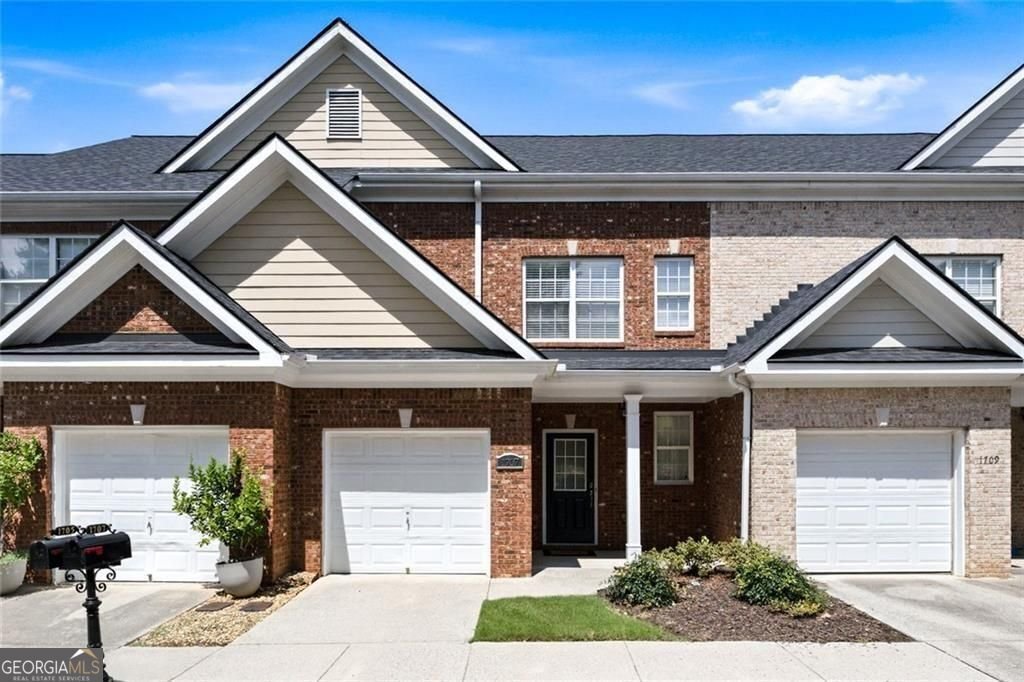 1707 Oakbrook Lane Kennesaw - main photo