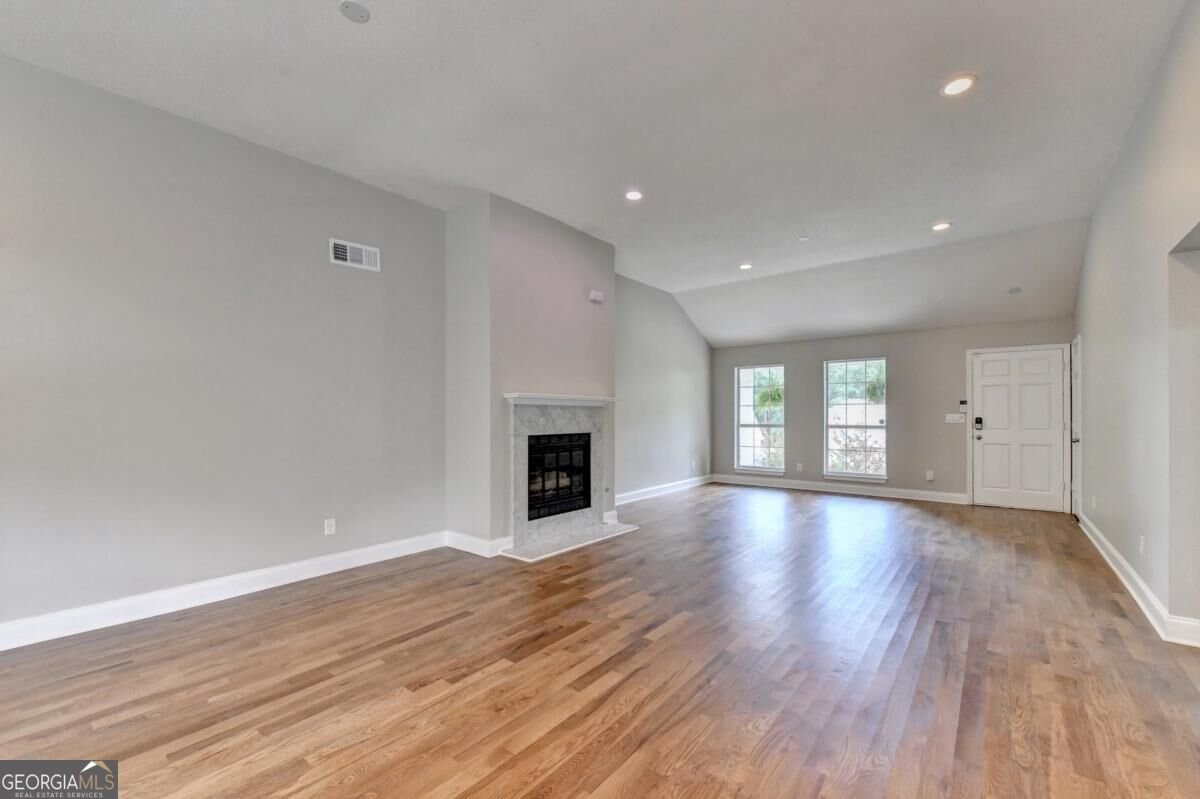 10525 Willow Meadow Circle Johns Creek - Photo 8