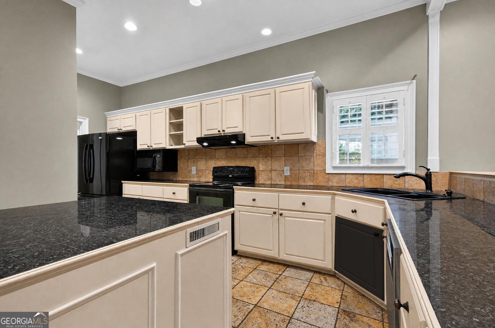 210 Loraine Forest Drive Macon - Photo 13