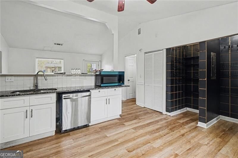 400 Hemlock Drive Lawrenceville - Photo 8