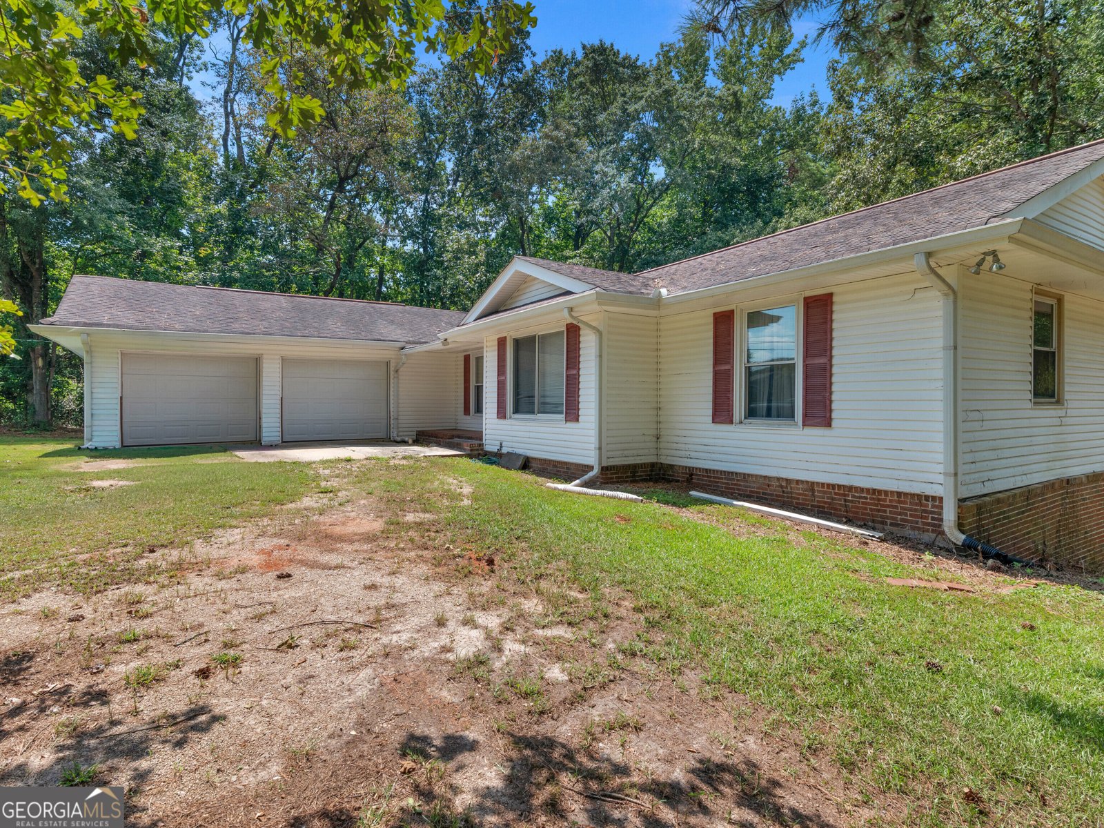 411 Moseley Drive Stockbridge - main photo