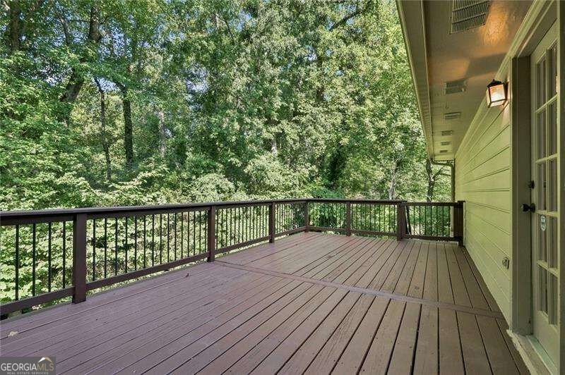 113 Jamestown Court Lilburn - Photo 30