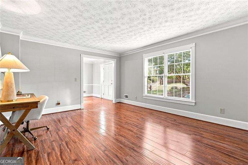 113 Jamestown Court Lilburn - Photo 7