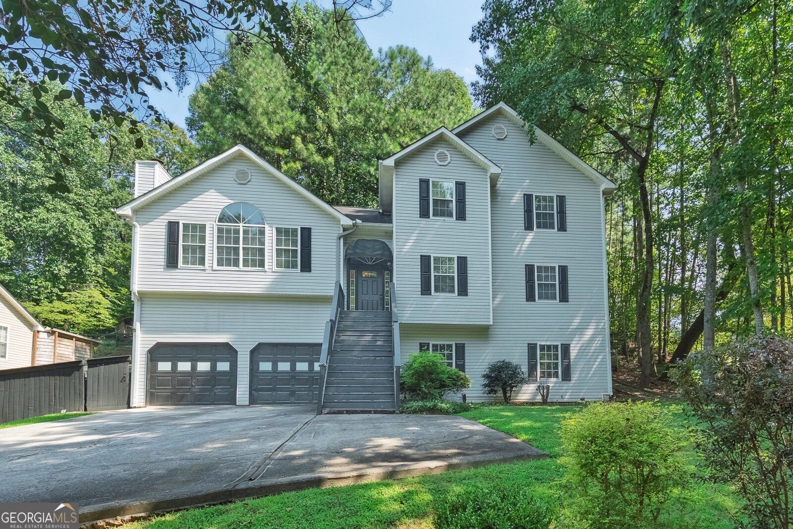 6484 Victory Drive Acworth - main photo