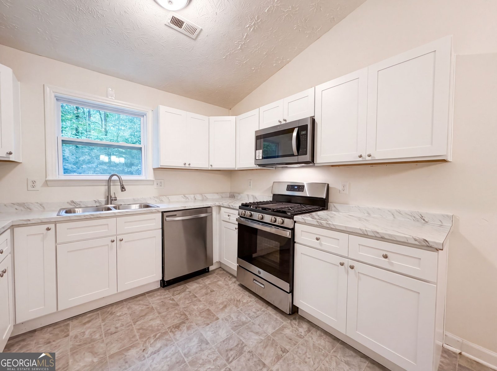 670 Marsh Court Jonesboro - Photo 11