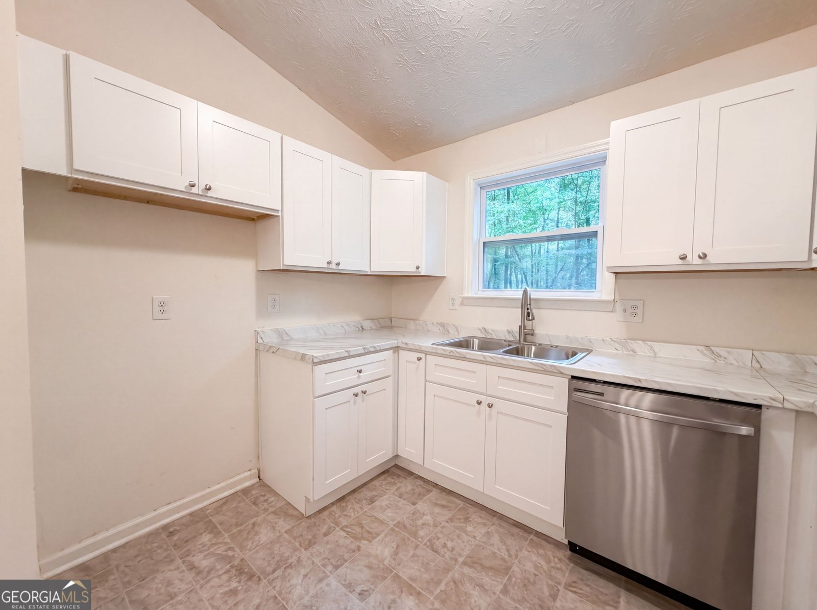 670 Marsh Court Jonesboro - Photo 12