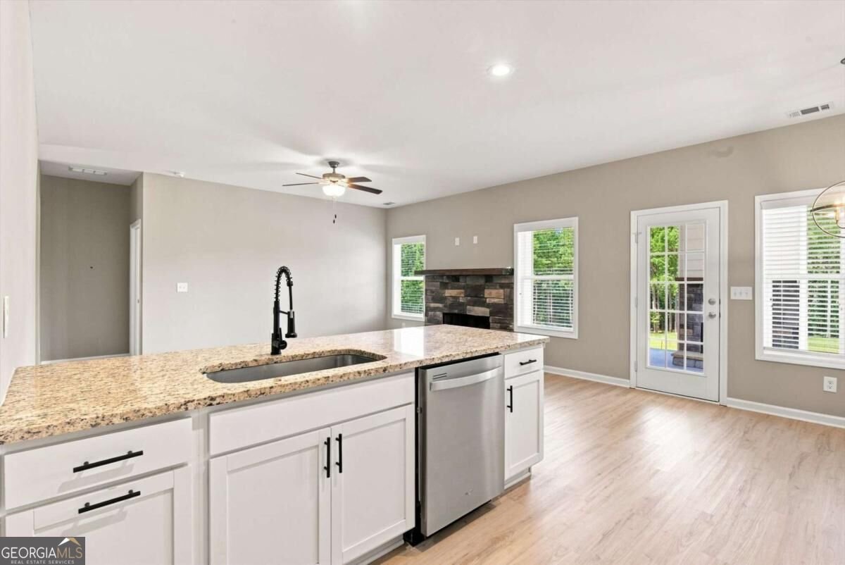 360 May Lane Carnesville - Photo 11