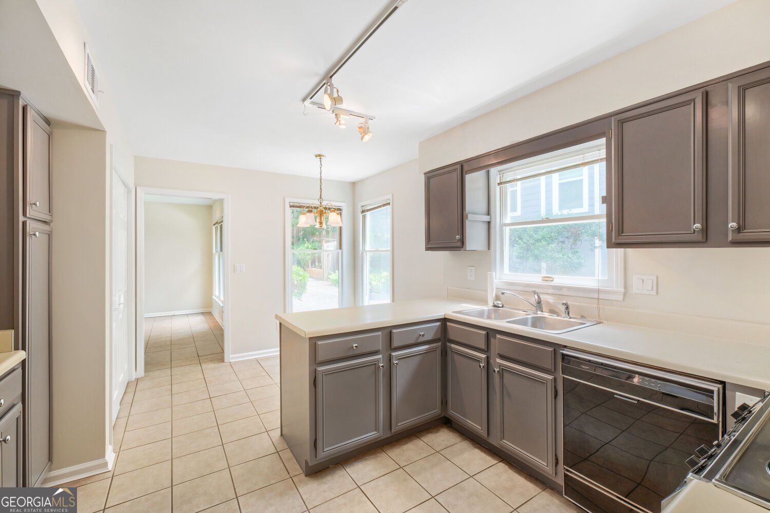 299 Somerlane Place Avondale Estates - Photo 18