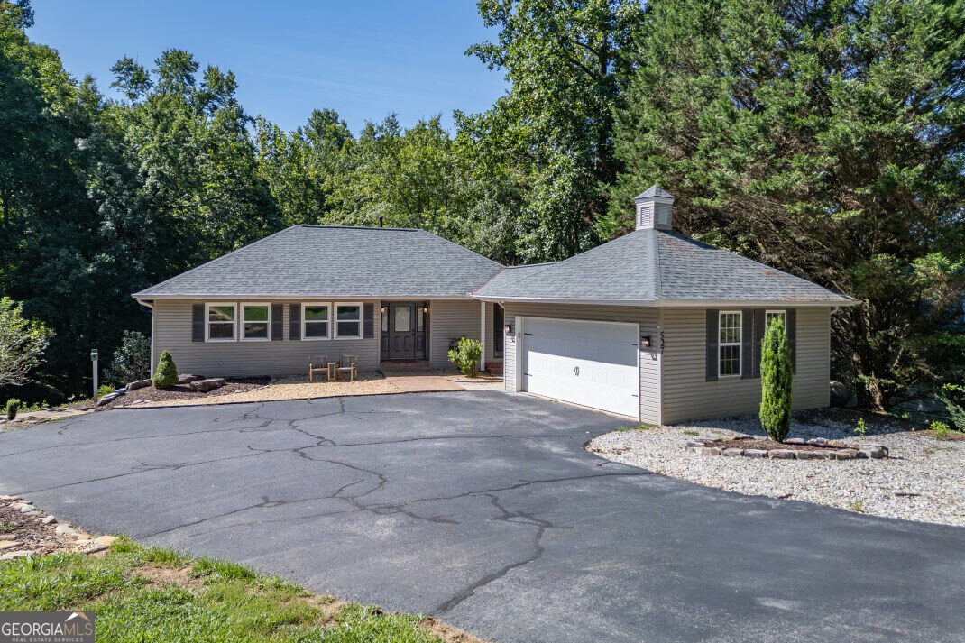 527 Pinebrook Drive Blairsville - main photo