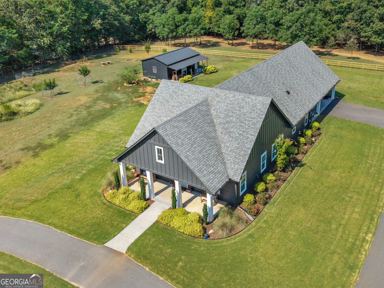 300 Cook Road GRIFFIN - main photo