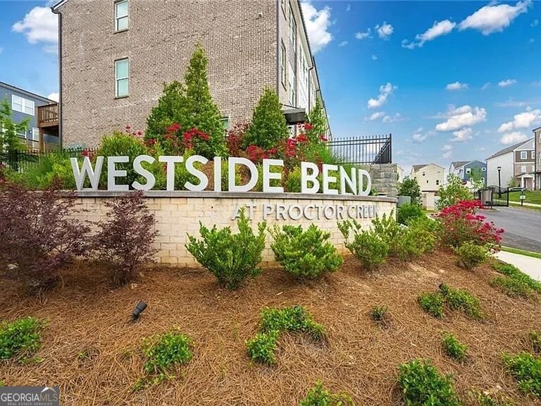 2635 Creekside Drive Atlanta - main photo