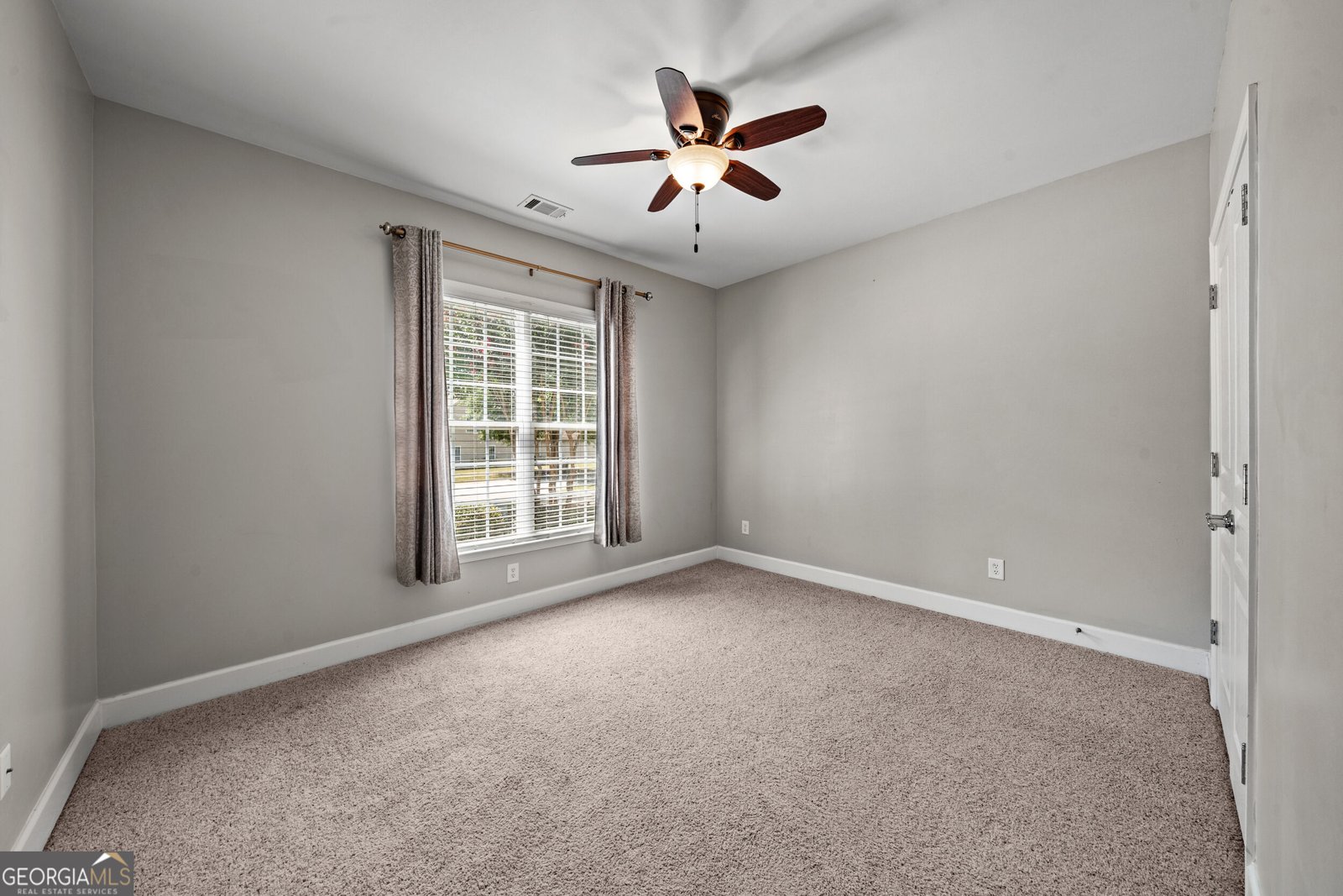 421 Beacon Court Griffin - Photo 23