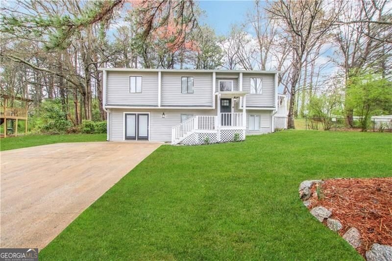 4282 Clearview Drive Douglasville - main photo